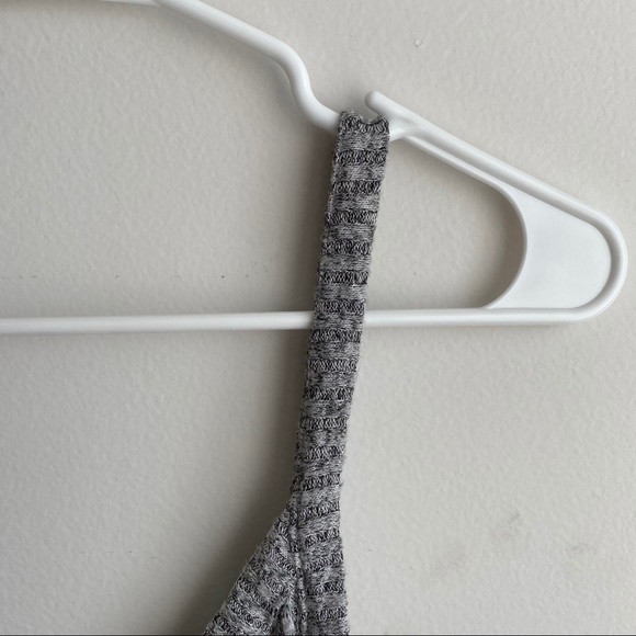 AE Ribbed Knit Cropped Tank Top - Picture 7 of 8